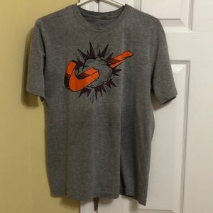 Grey Nike tee